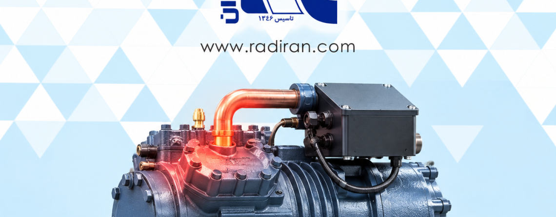 کمپرسور صنعتی با لوله دهش داغ؛ بیش گرم شدن کمپرسور در سیستم تبرید ndustrial refrigeration compressor with a hot discharge pipe, illustrating compressor overheating.